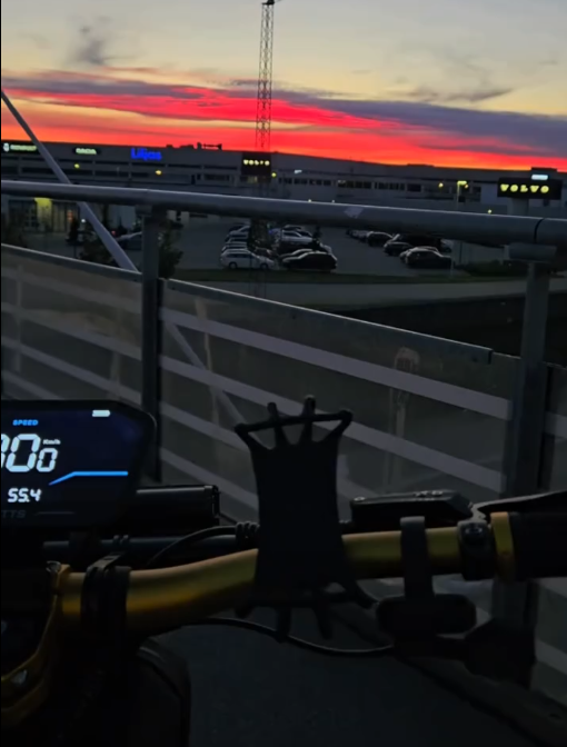 From smooth city cruising to rough trail adventures, the S30 is built to handle it all.