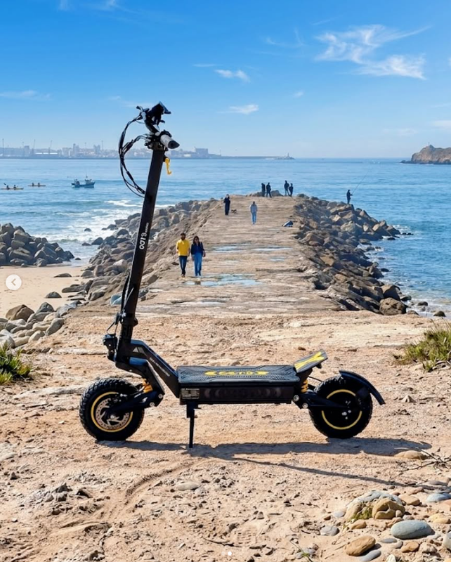 T10 PRO is ready for the coastal challenge. Are you?🛴⚡

Built rugged to handle the sand, the gravel, and the views.
Tackle spring with dual suspension power.