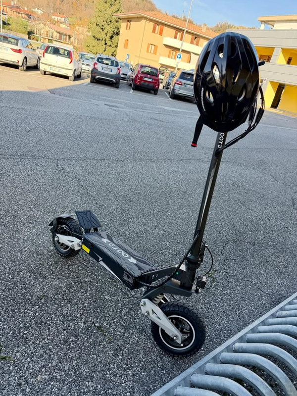 Con l’OOTD T10 mi muovo dappertutto senza pensarci: lavoro, commissioni, giri veloci e pure percorsi più tosti. Un compagno di viaggio totale