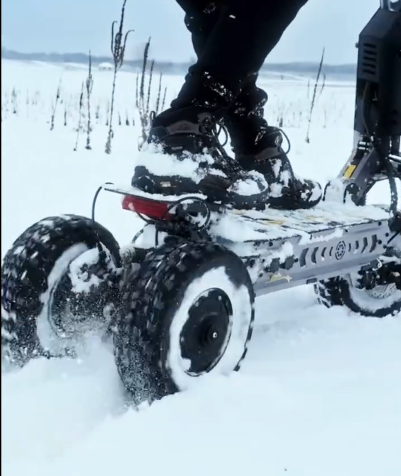 Whiteout mode: ON. ⚪️⚡️
T30 + Deep Snow = Pure Adrenaline.