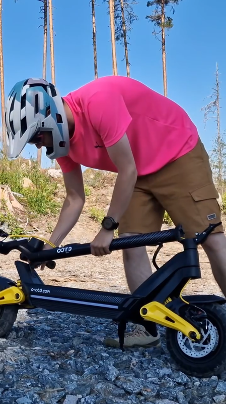 The S10 folds effortlessly for easy portability. Take it anywhere, anytime 🛴✨